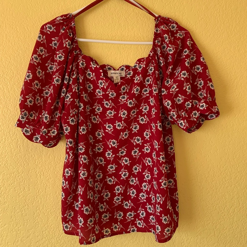 Beautiful and feminine print blouse
